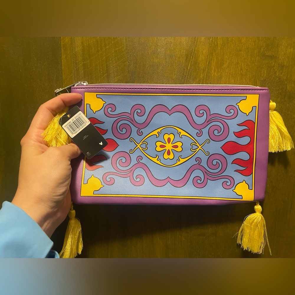 Aladdin’s carpet Clutch